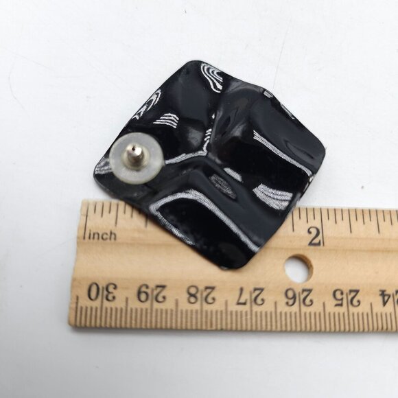 Vintage 1980s Abstract Black Enamel Earrings With Pink Gold Swirls - Picture 4 of 4